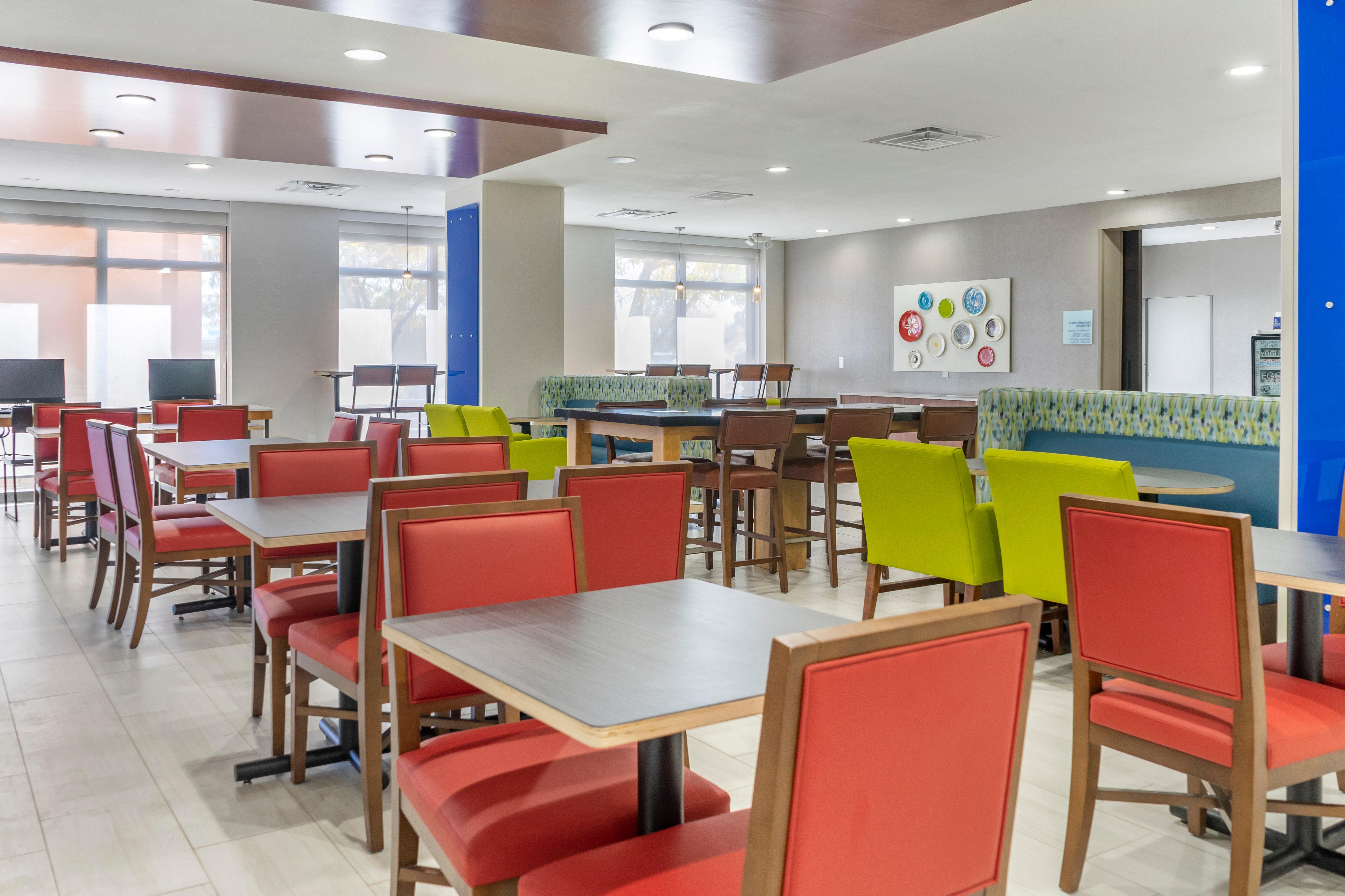 Holiday Inn Express Hotel & Suites Albuquerque Midtown By Ihg Dış mekan fotoğraf