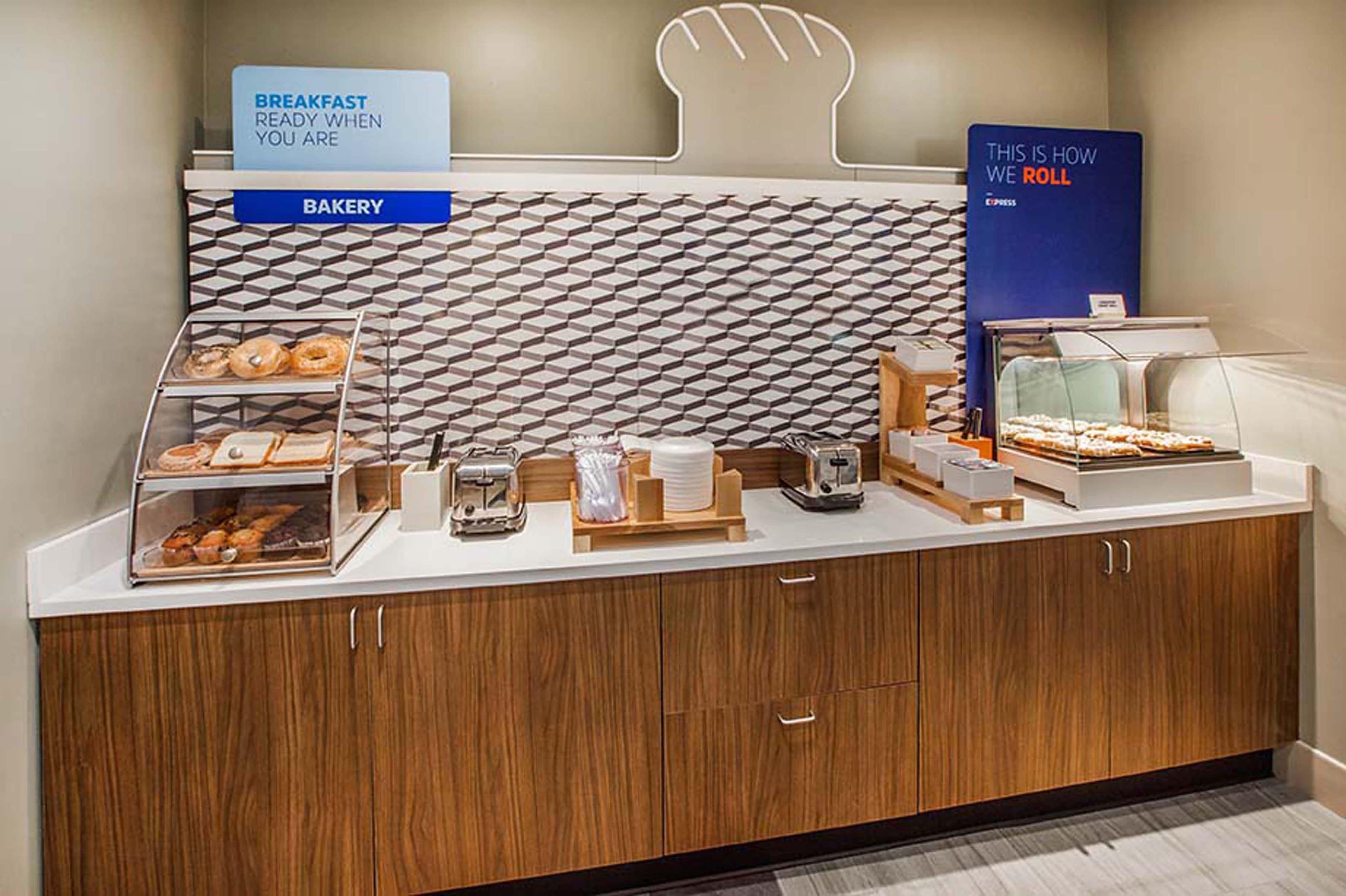 Holiday Inn Express Hotel & Suites Albuquerque Midtown By Ihg Dış mekan fotoğraf